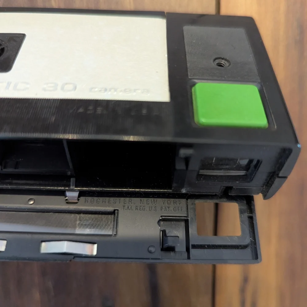 Vintage Kodak Pocket Instamatic 30 Camera Made‎ in USA Silver & Black